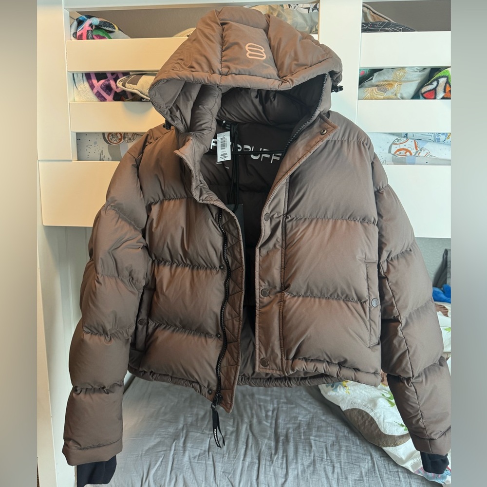 Aritzia Super Puff Shorty